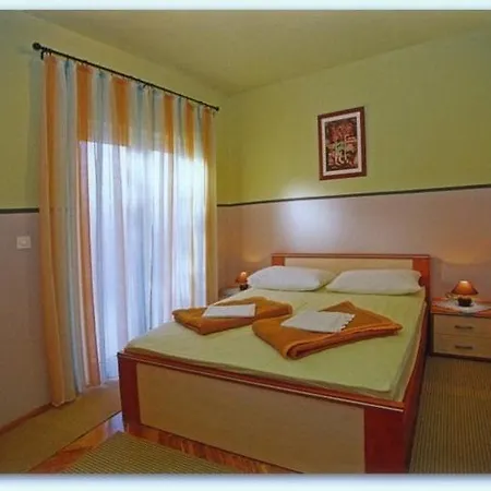 Bubi Hvar 1 Apartman