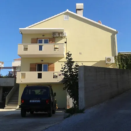 Apartment Bubi Hvar 1